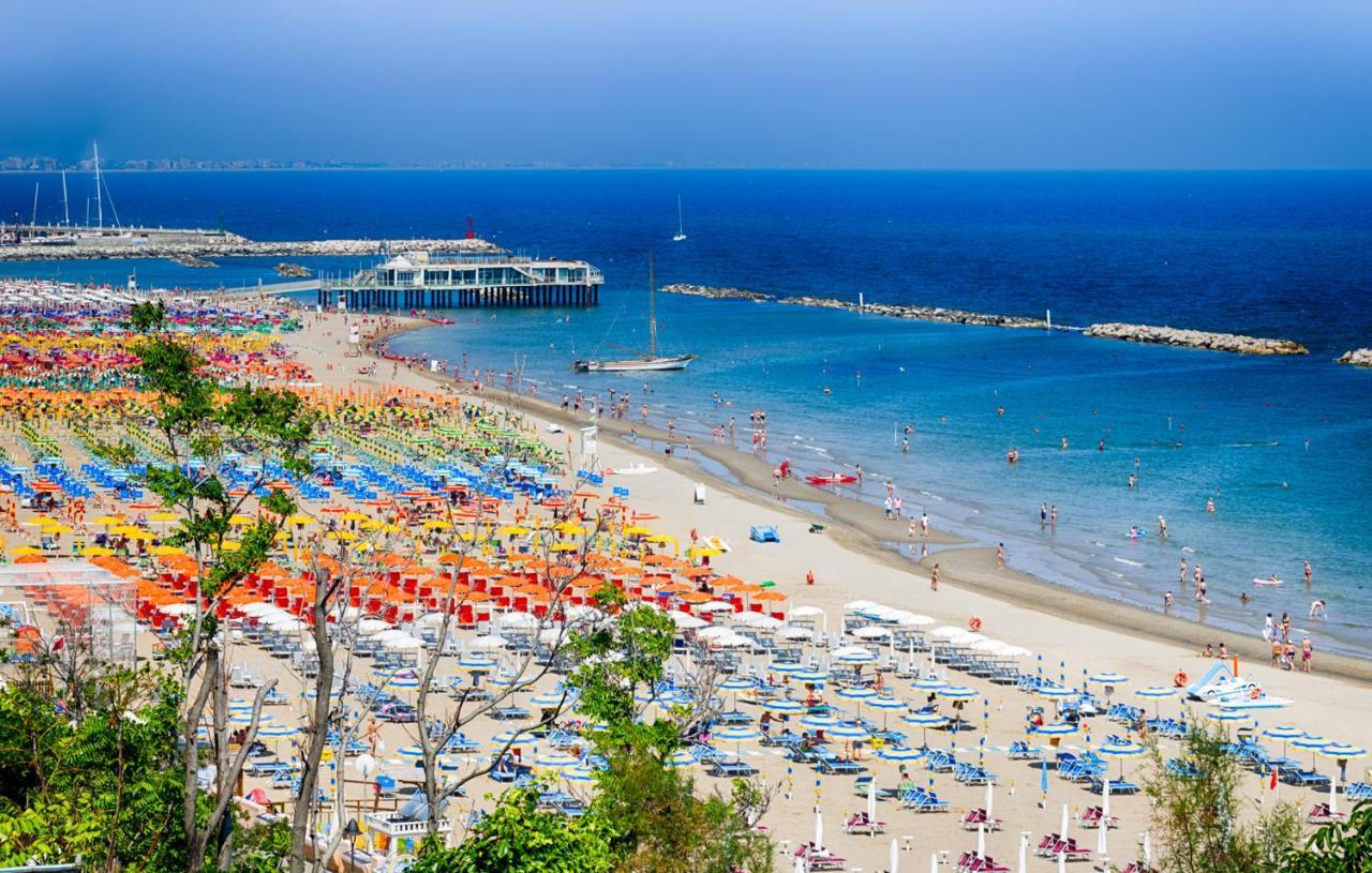 Hotel Adler Gabicce Mare Dış mekan fotoğraf