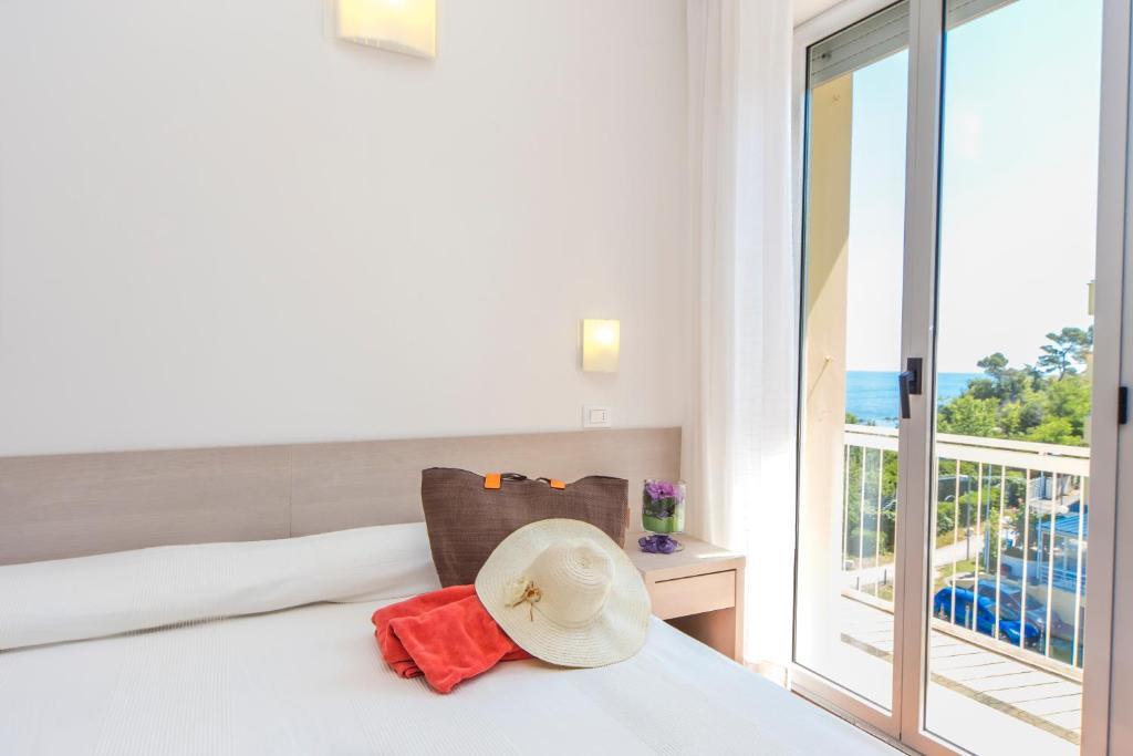 Hotel Adler Gabicce Mare Oda fotoğraf