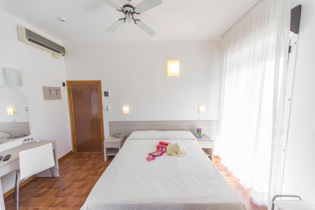Hotel Adler Gabicce Mare Oda fotoğraf
