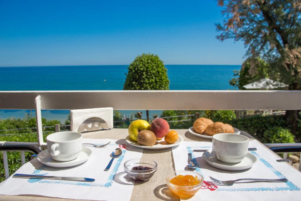Hotel Adler Gabicce Mare Dış mekan fotoğraf