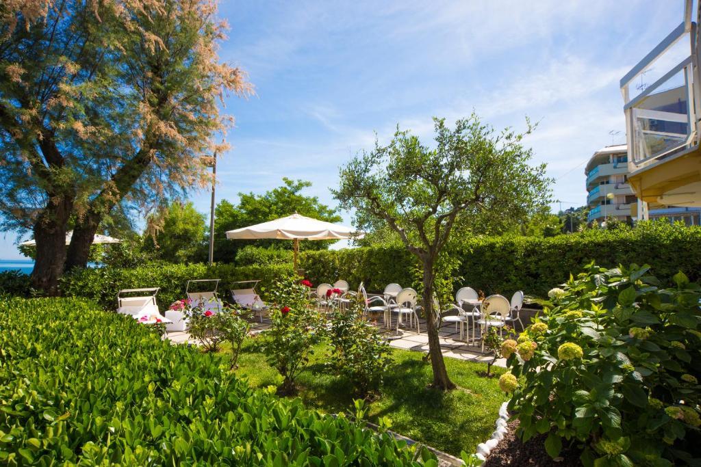 Hotel Adler Gabicce Mare Dış mekan fotoğraf